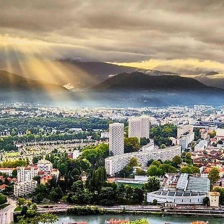 Magnifique T2 Refait A Neuf - Calme & Tout Equipe Avec Parking Grenoble Bagian luar foto